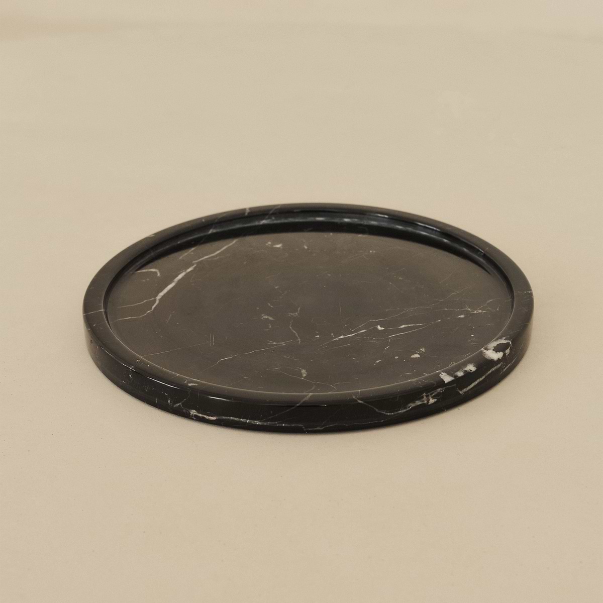 Travara - Black Marble Round Decorative Tray