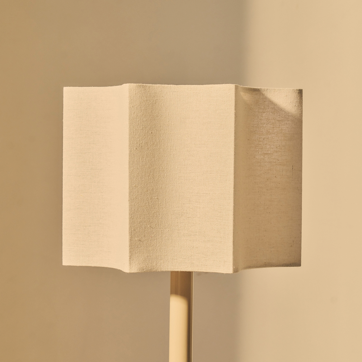 Esme - Beige Gloss Inverted Scallop Shade Table Lamp
