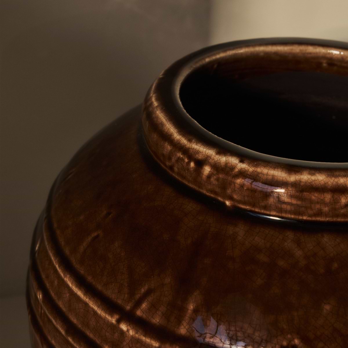 Cyra - Large Chocolate Gloss Ceramic Vase