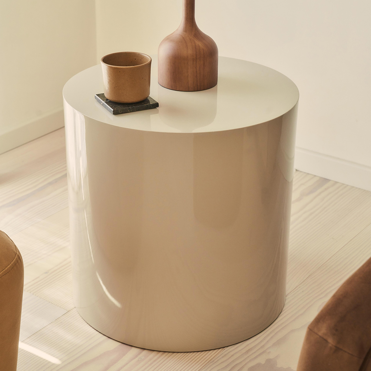 Rivington - High Gloss Ivory Round Side Table