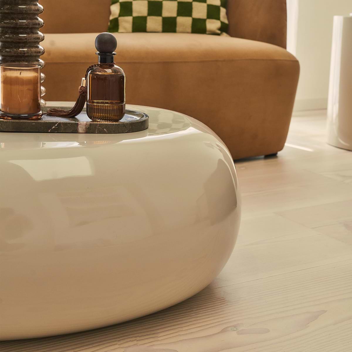 Rivington - High Gloss Ivory Large Pebble Coffee Table