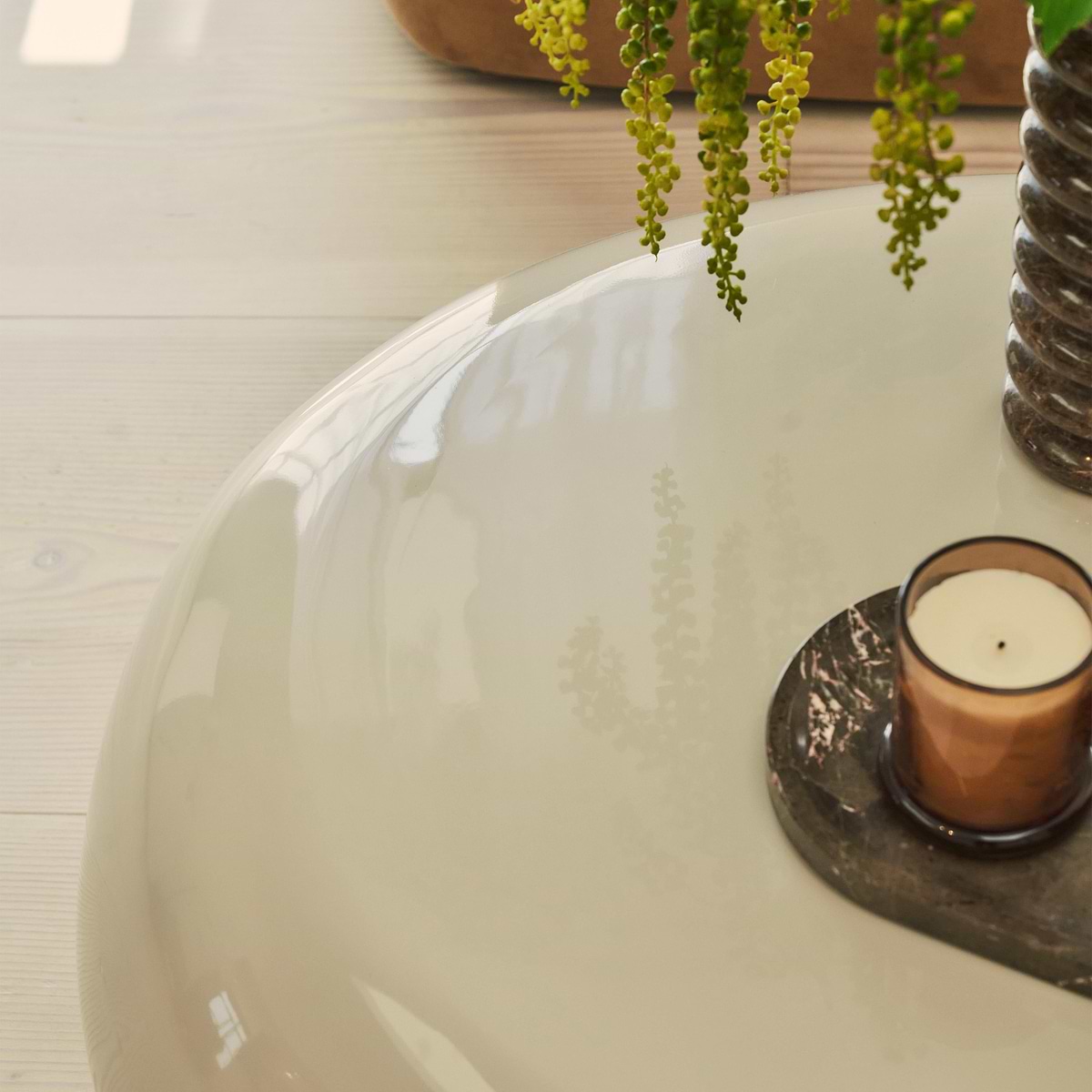 Rivington - High Gloss Ivory Large Pebble Coffee Table