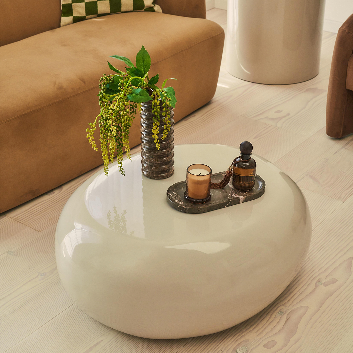 Rivington - High Gloss Ivory Large Pebble Coffee Table