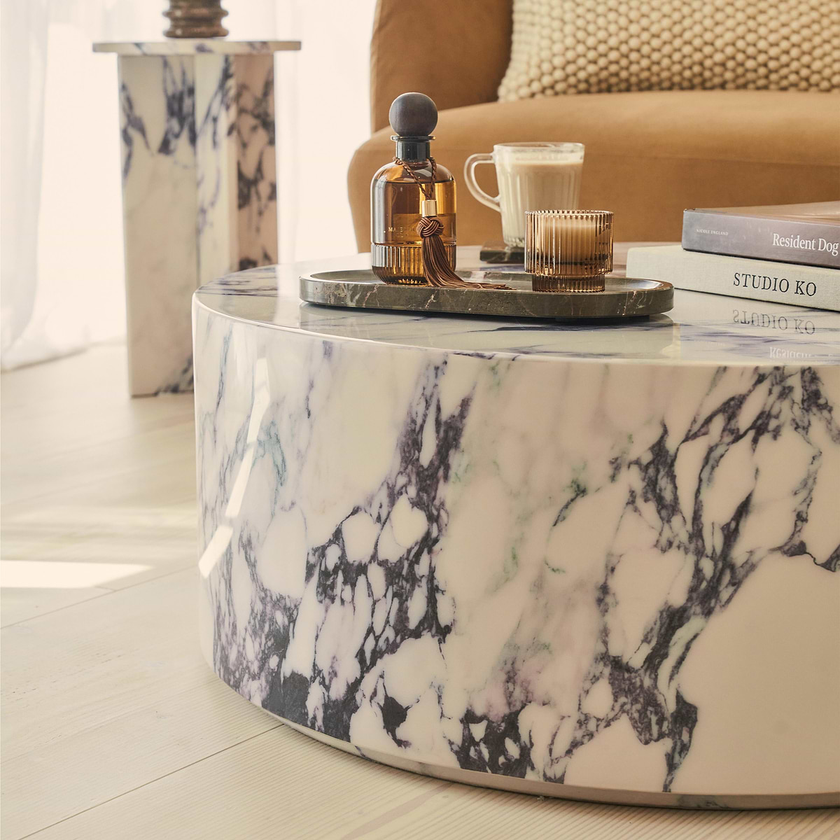 Atella - Arabescato Round Premium Solid Marble Coffee Table