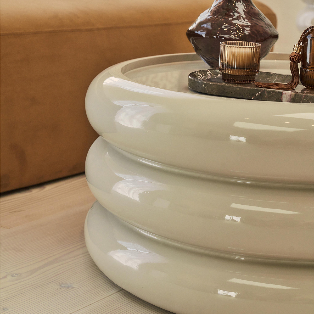 Compton - High Gloss Ivory Round Coffee Table