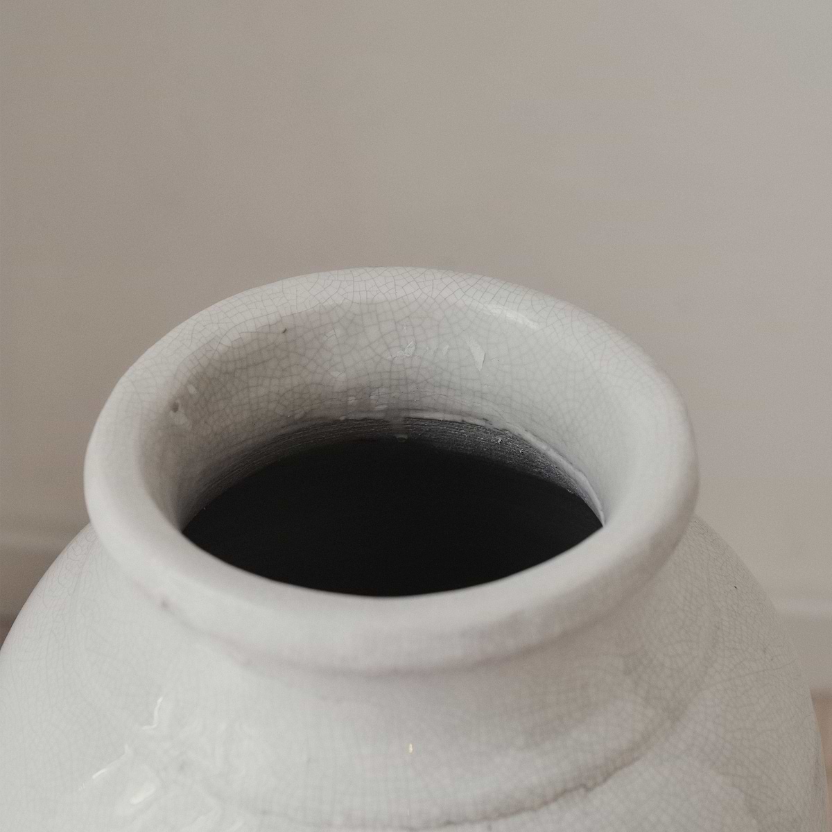 Cadira - Large Ivory Gloss Ceramic Vase