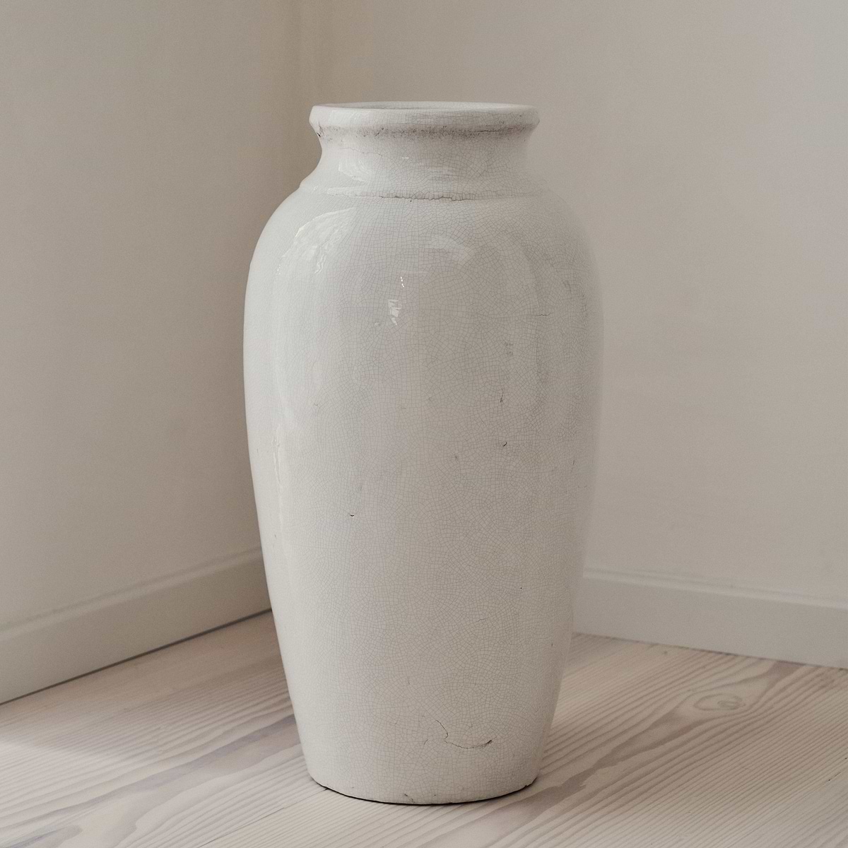 Cadira - Large Ivory Gloss Ceramic Vase