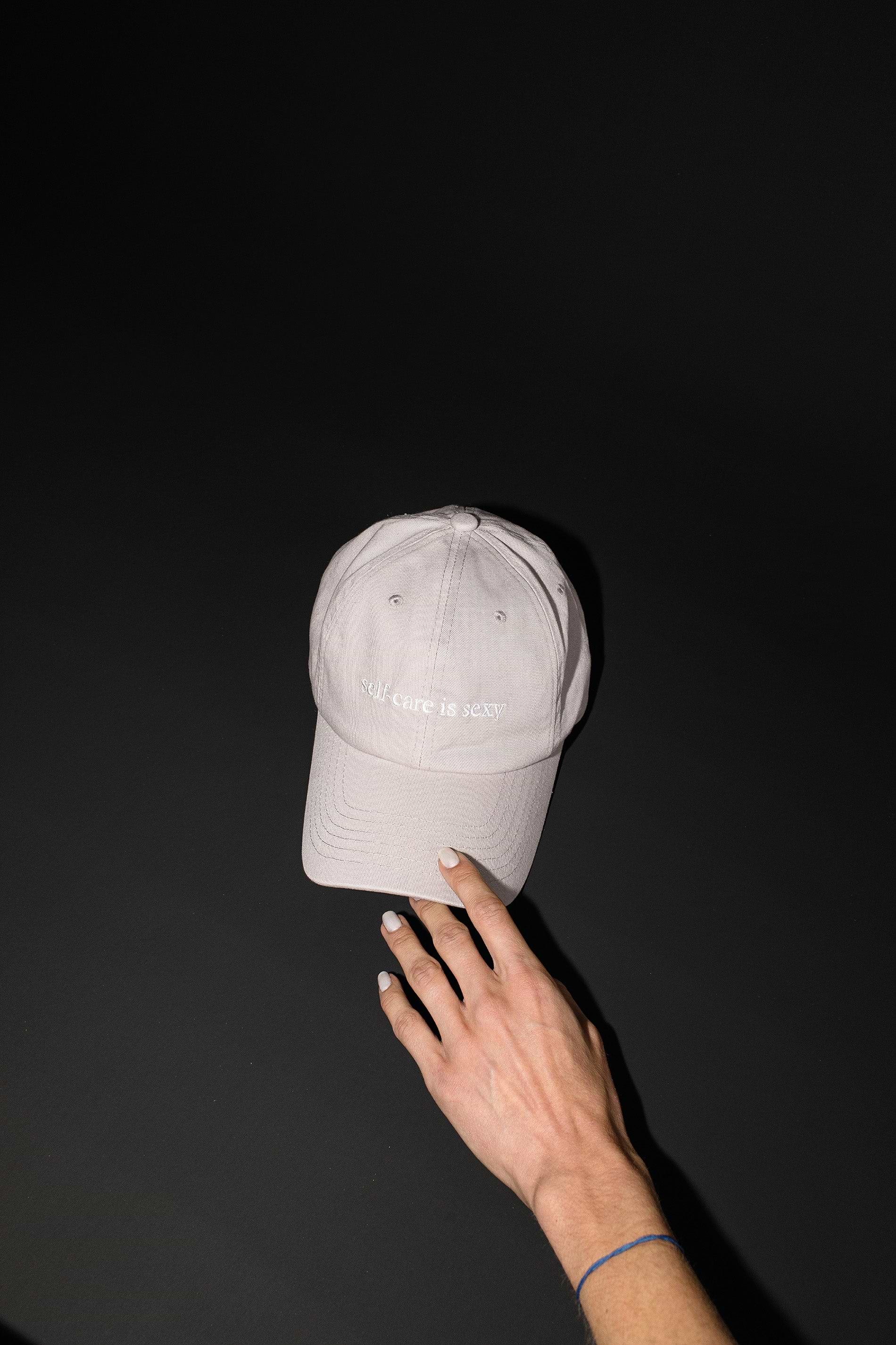 Cap "self-care is sexy" grey