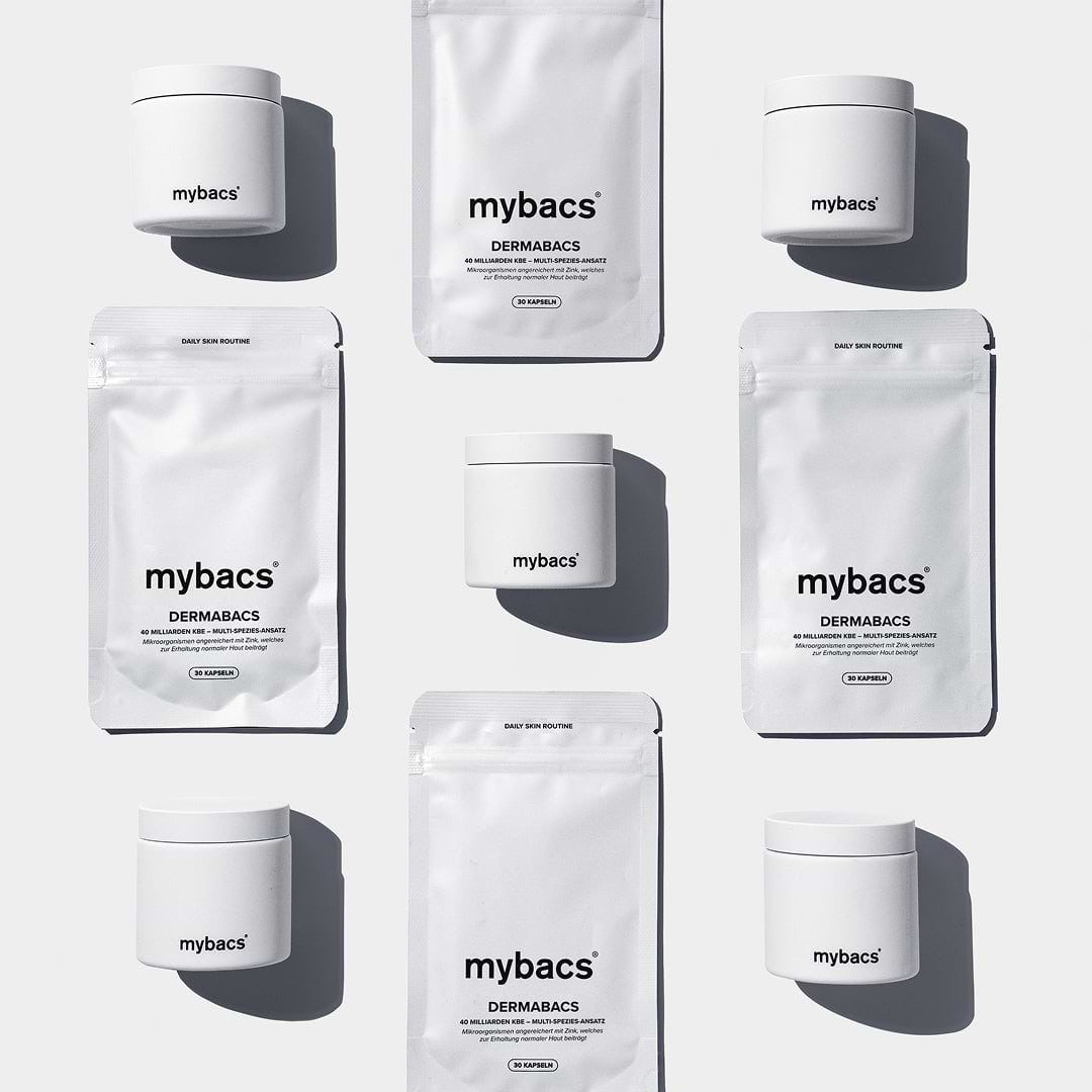 Dermabacs probiótico, las cápsulas se introducen en el frasco de vidrio de mybacs