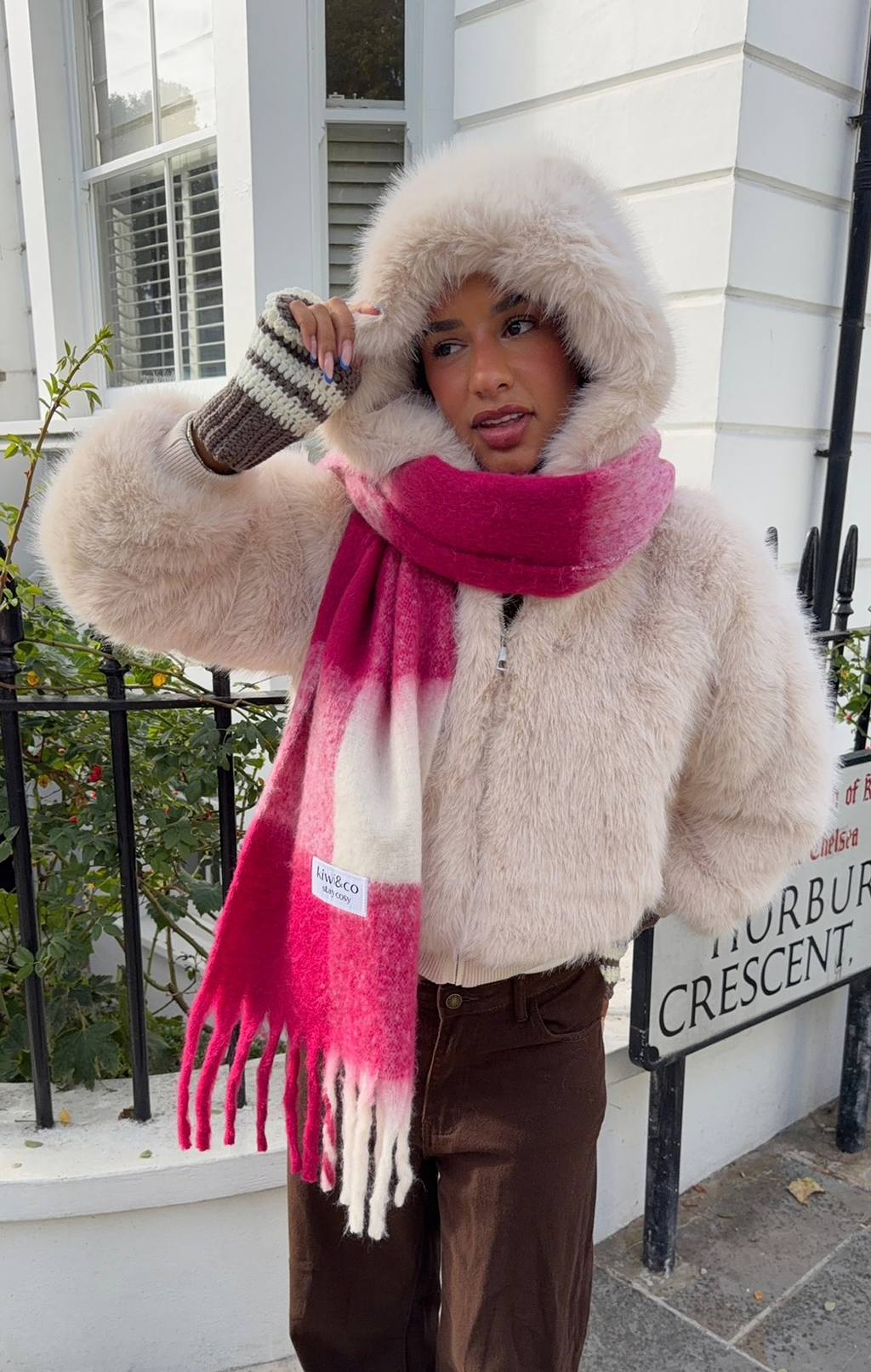 Cream Ruffle Gloves