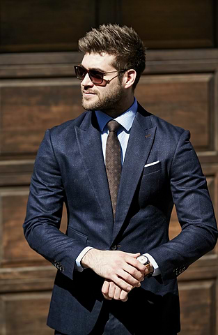 4 Ways of Rocking a Dress Shirt 4 Ways of Rocking a Dress Shirt