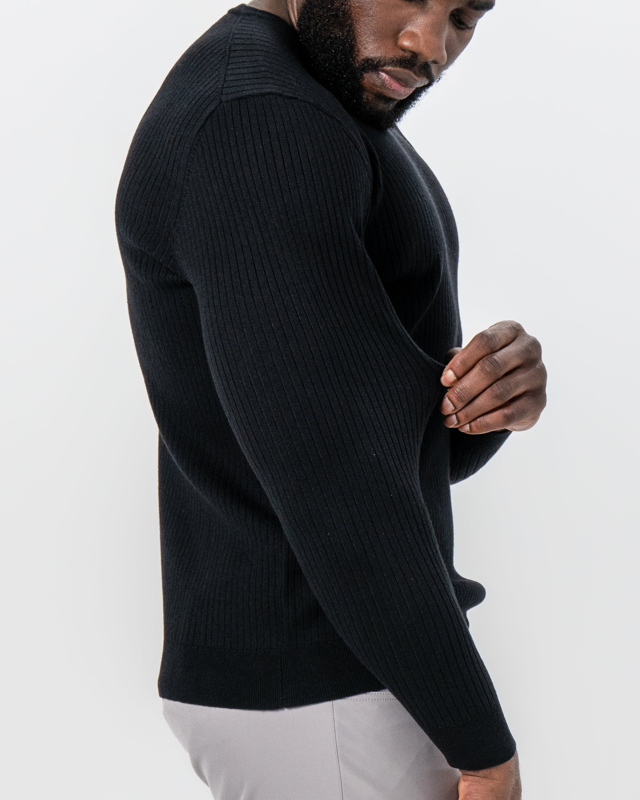 Mid-Weight Ribbed Knit Crewneck Sweater - Black