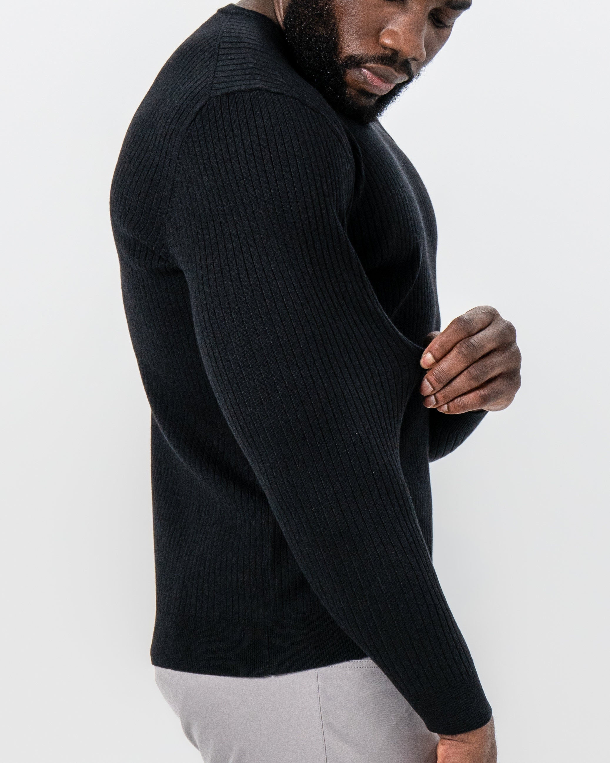 Mid-Weight Ribbed Knit Crewneck Sweater - Black