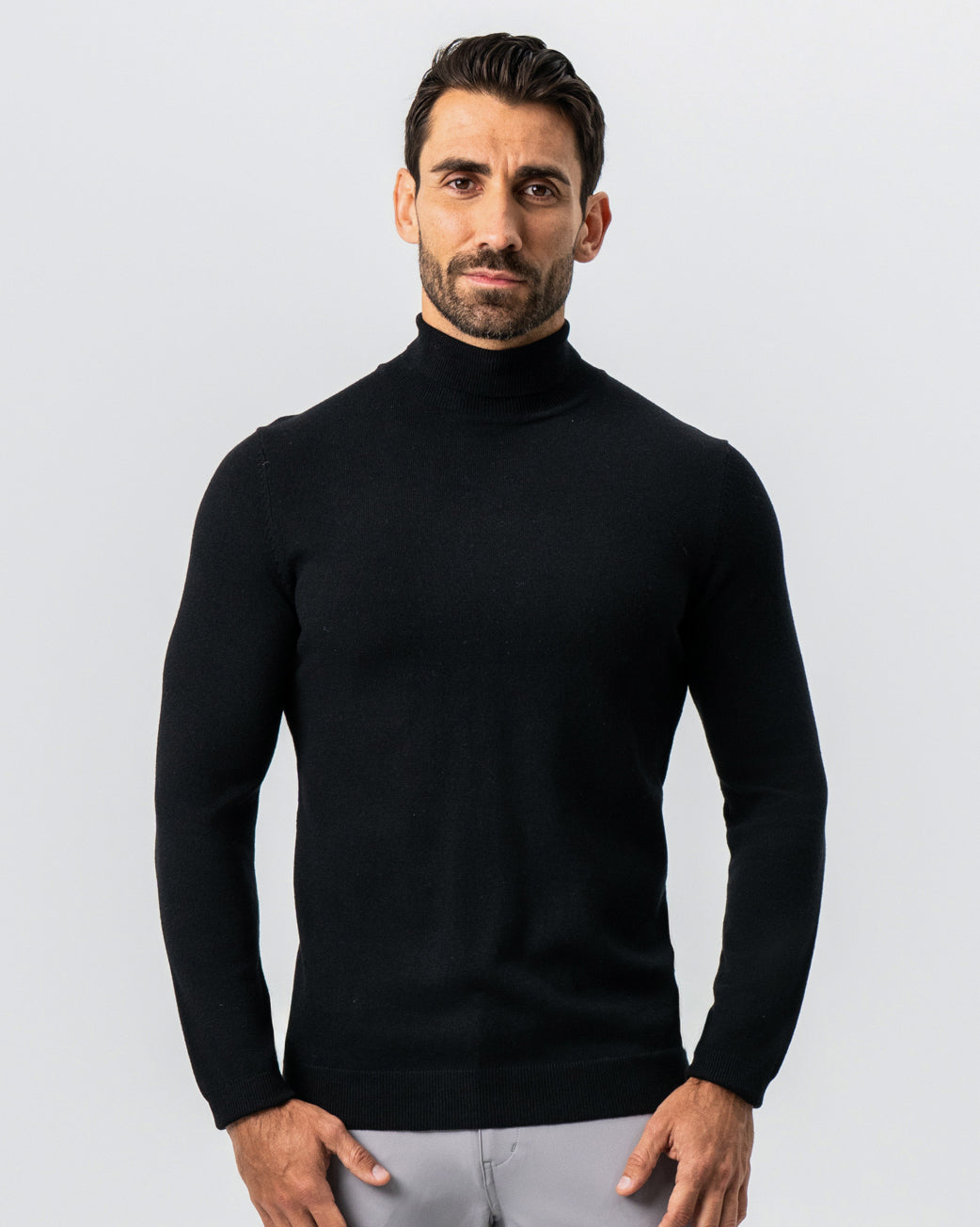 Mid-Weight Wool Turtleneck - Black