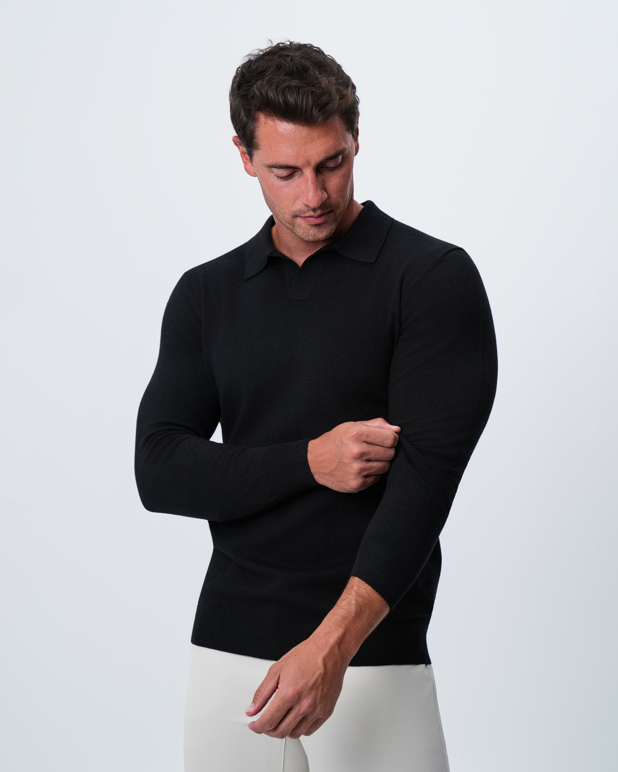 Buttonless Sweater Polo - Black