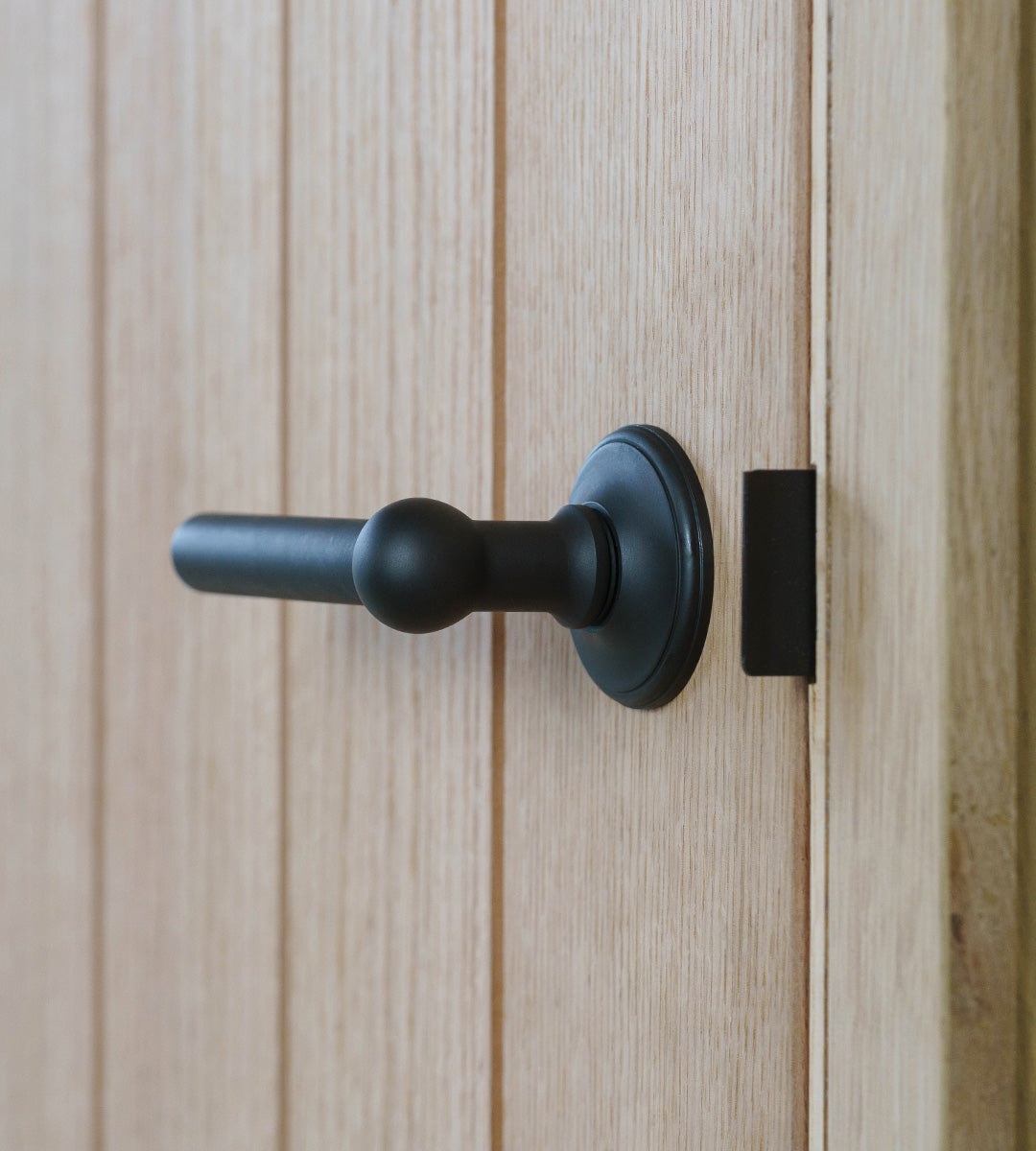 Designverhaal: onze geveerde deurgrepen