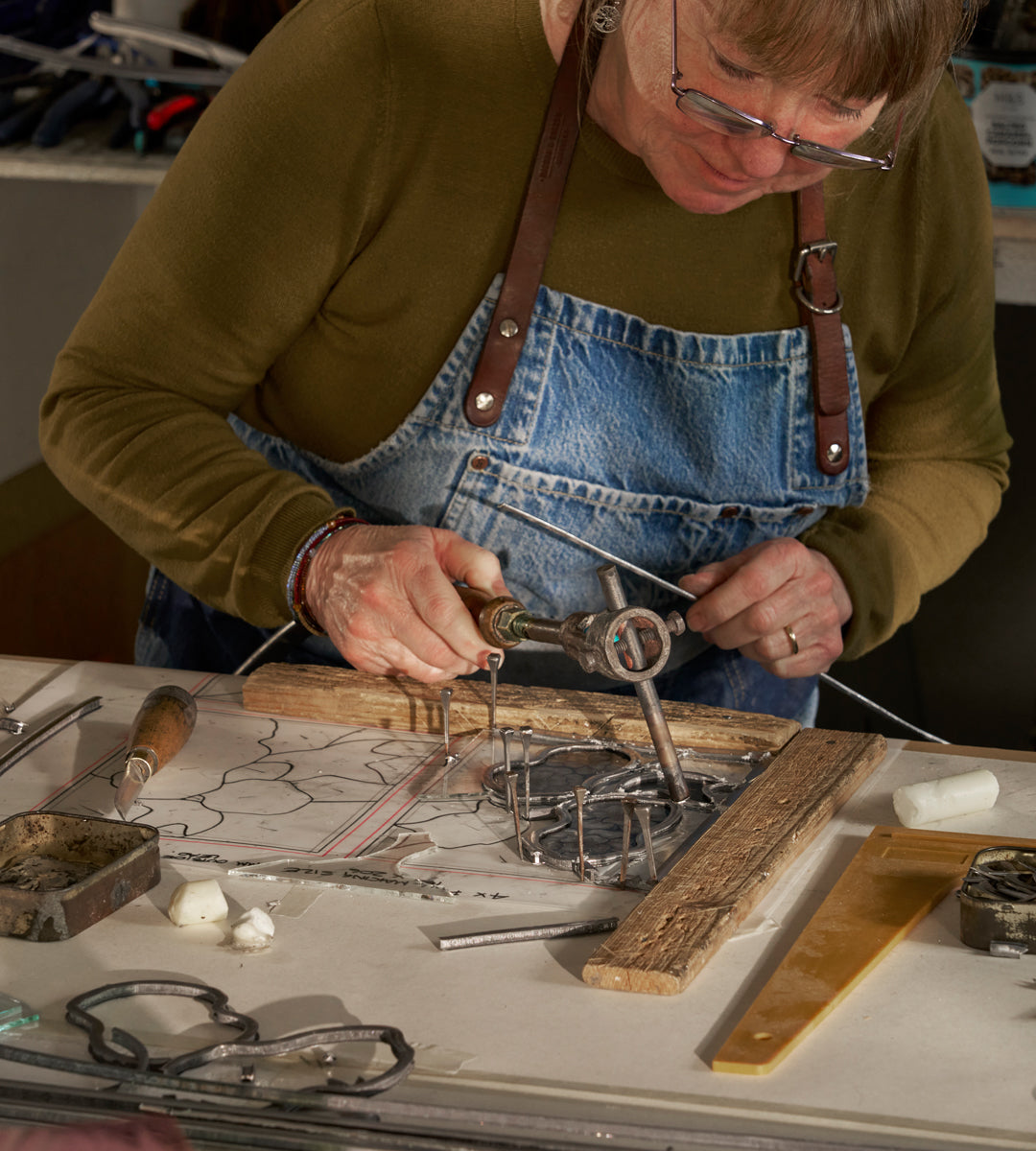 Deel één: Amanda Winfield, Abinger Stained Glass