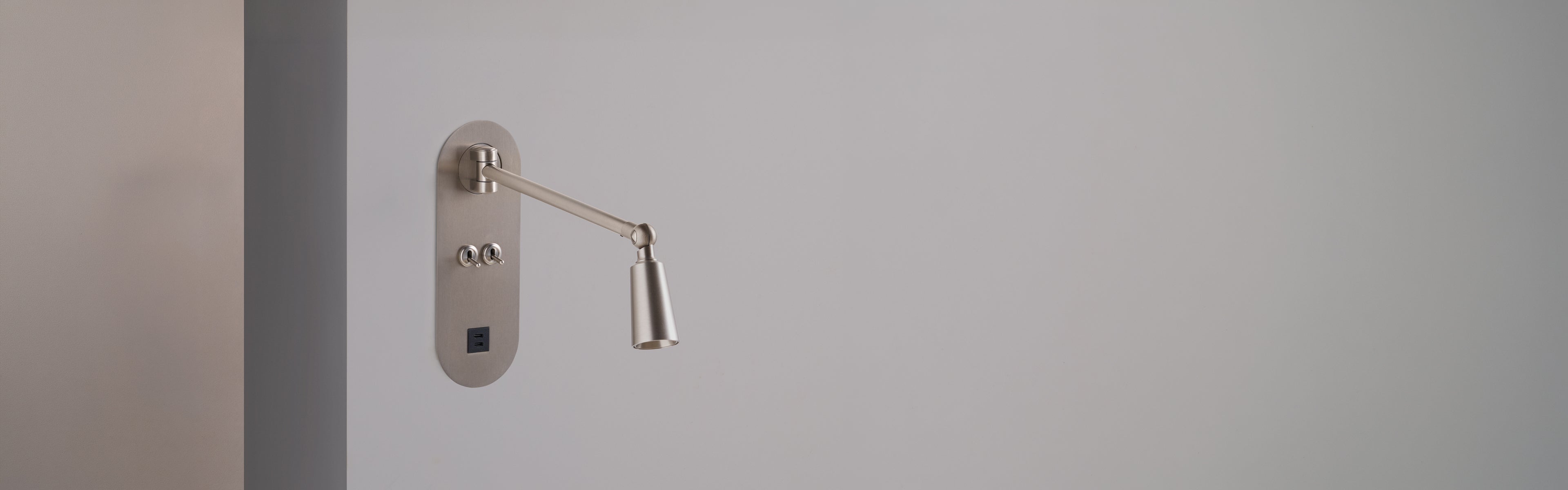 Sänglampor i borstad nickel