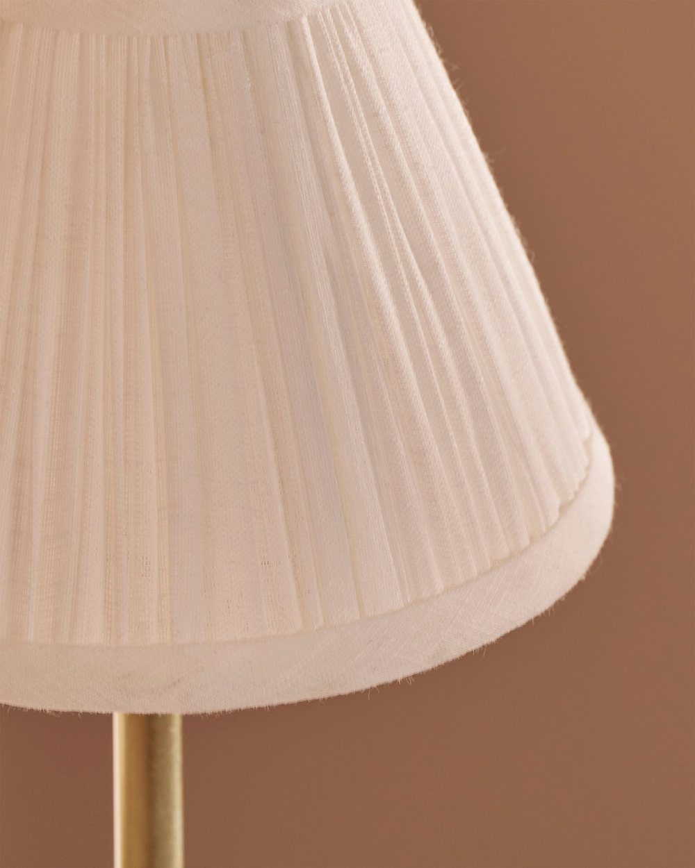 Cotswold Wall Light Pleated Alabaster White – Antique Brass