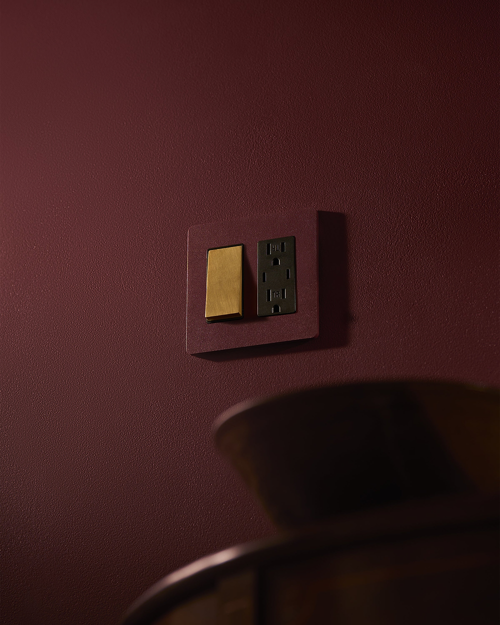 Grove 2G Rocker Switch & Fast Charge USB – Paintable Antique Brass | Black
