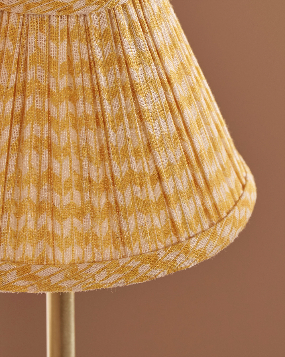 Cotswold Wall Light Pleated Flaxen Yellow – Antique Brass