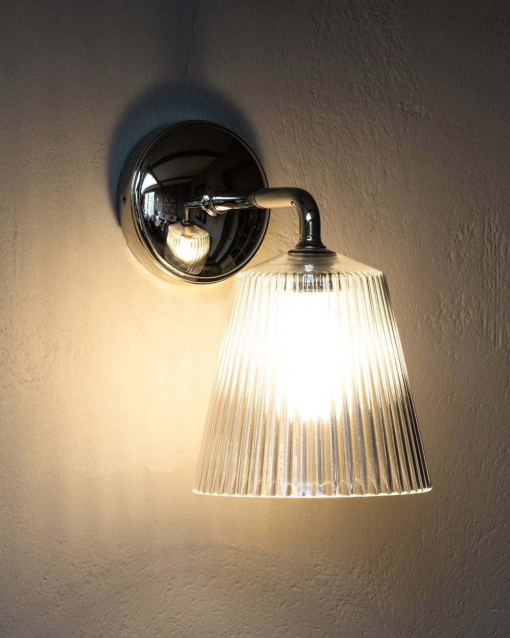 Richmond Medium Wall Light Fluted Glass - Polished Nickel