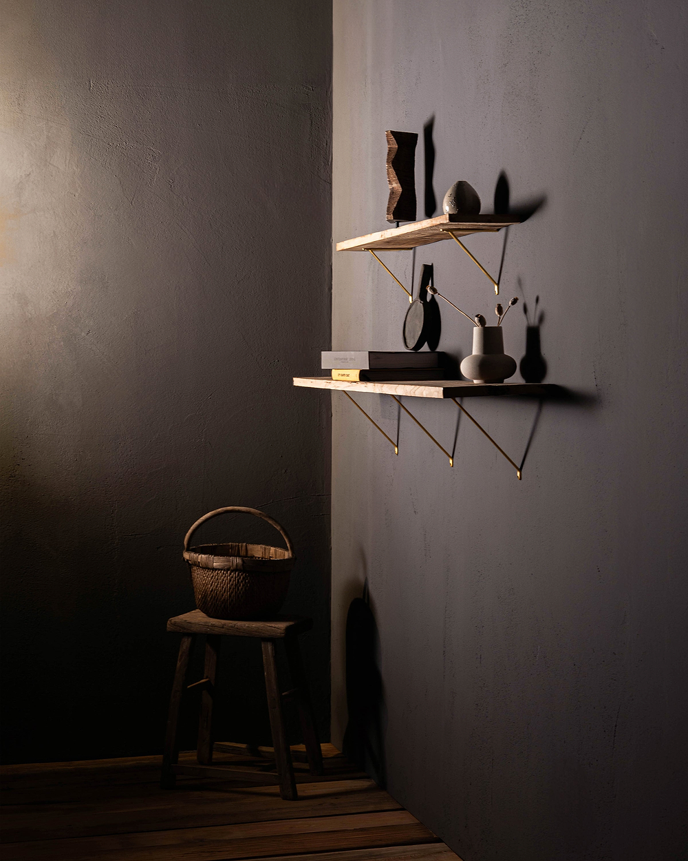 Brixton Shelf Bracket 150mm – Antique Brass