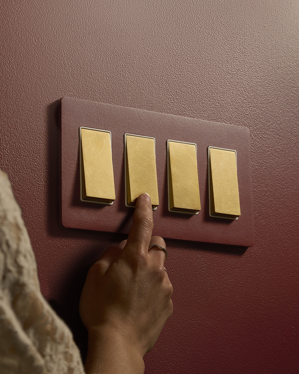 Grove 4G Rocker Switch – Paintable Antique Brass | White