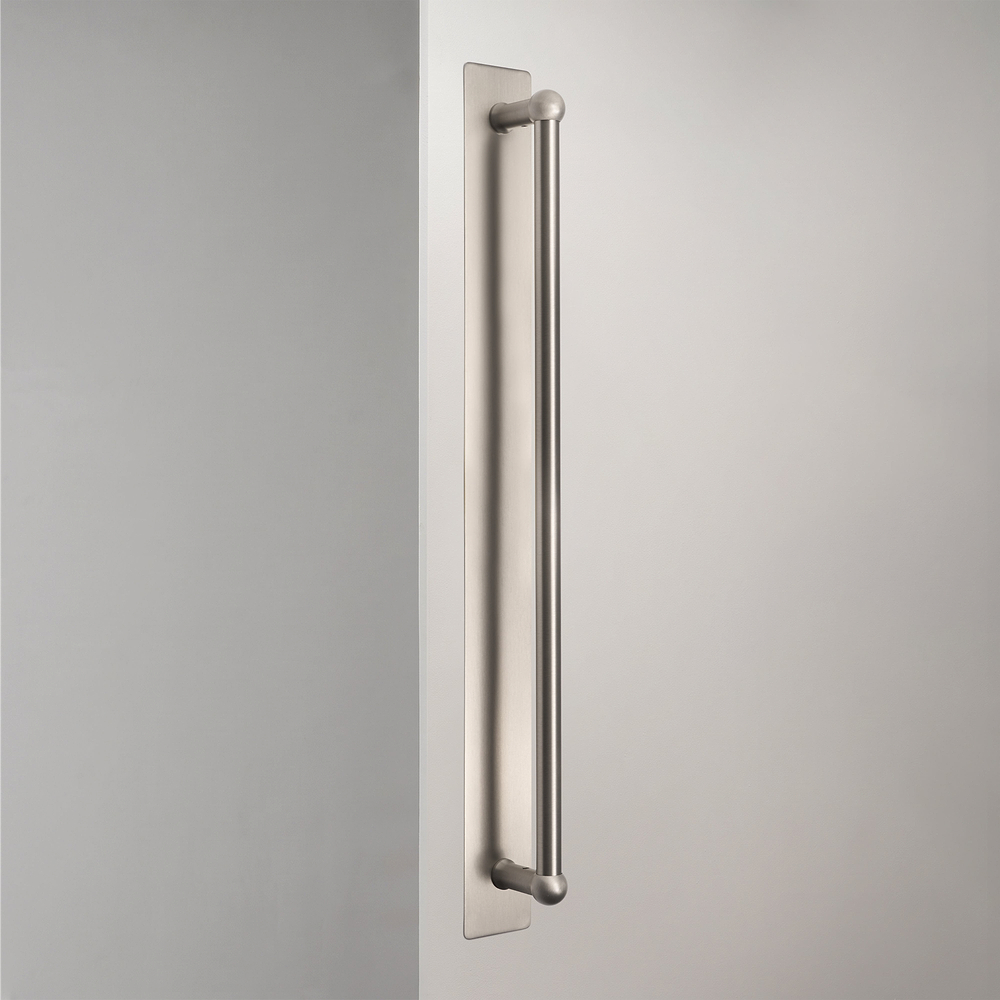 Harper Single Pull Handle with Plate 500mm – Satin Nickel
