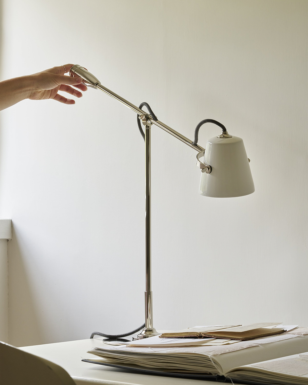 Richmond Lampe de Bureau Porcelaine Fine – Nickel poli