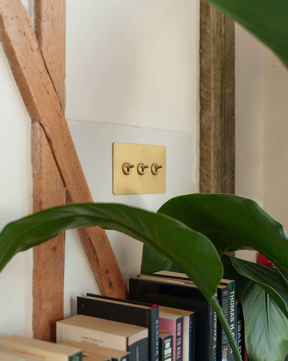 Kew 3G Toggle Switch - Antique Brass
