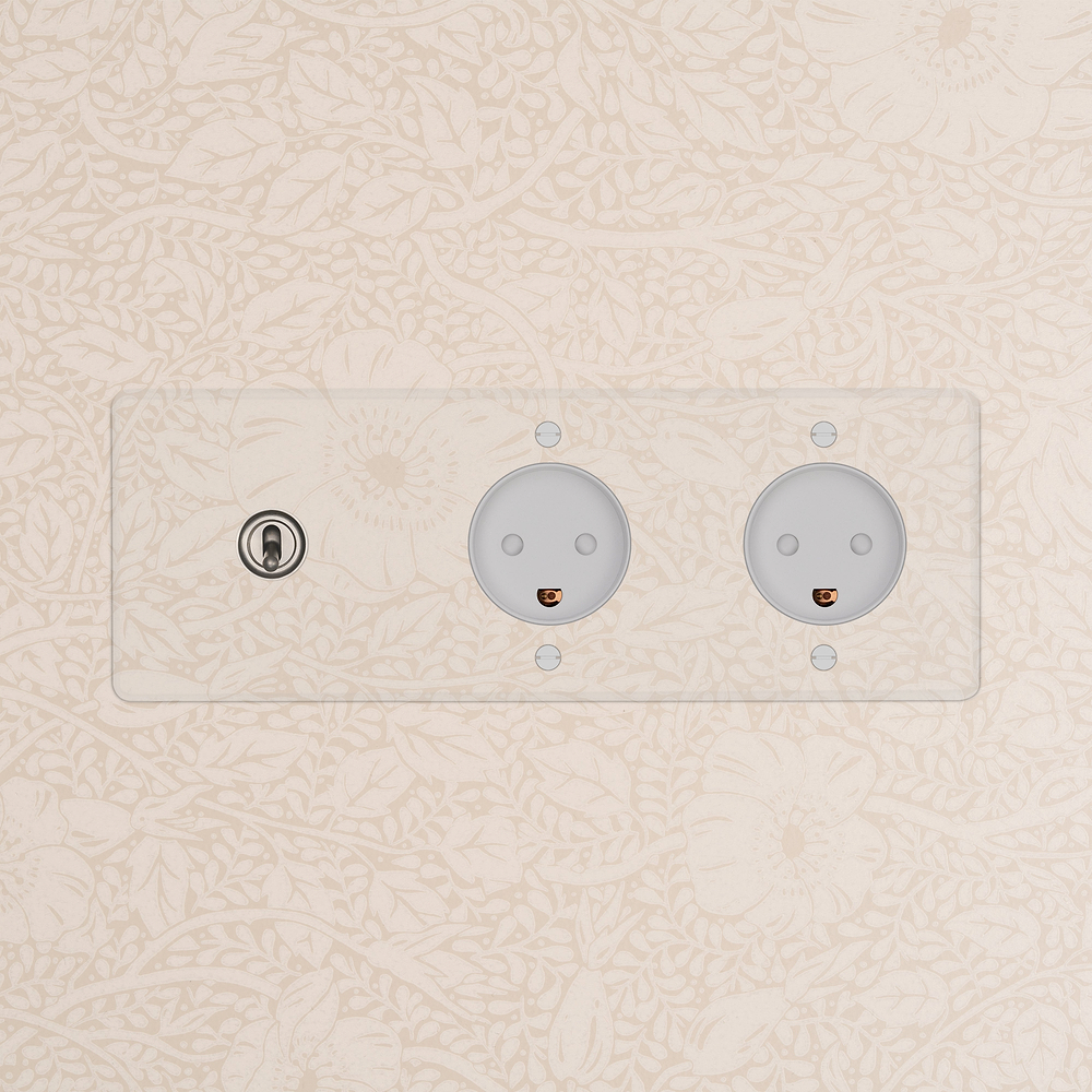 Kew Interrupteur à Levier & Prise Danemark Type K x2 (Plaque Triple) – Nickel Poli à Transparence | Blanc