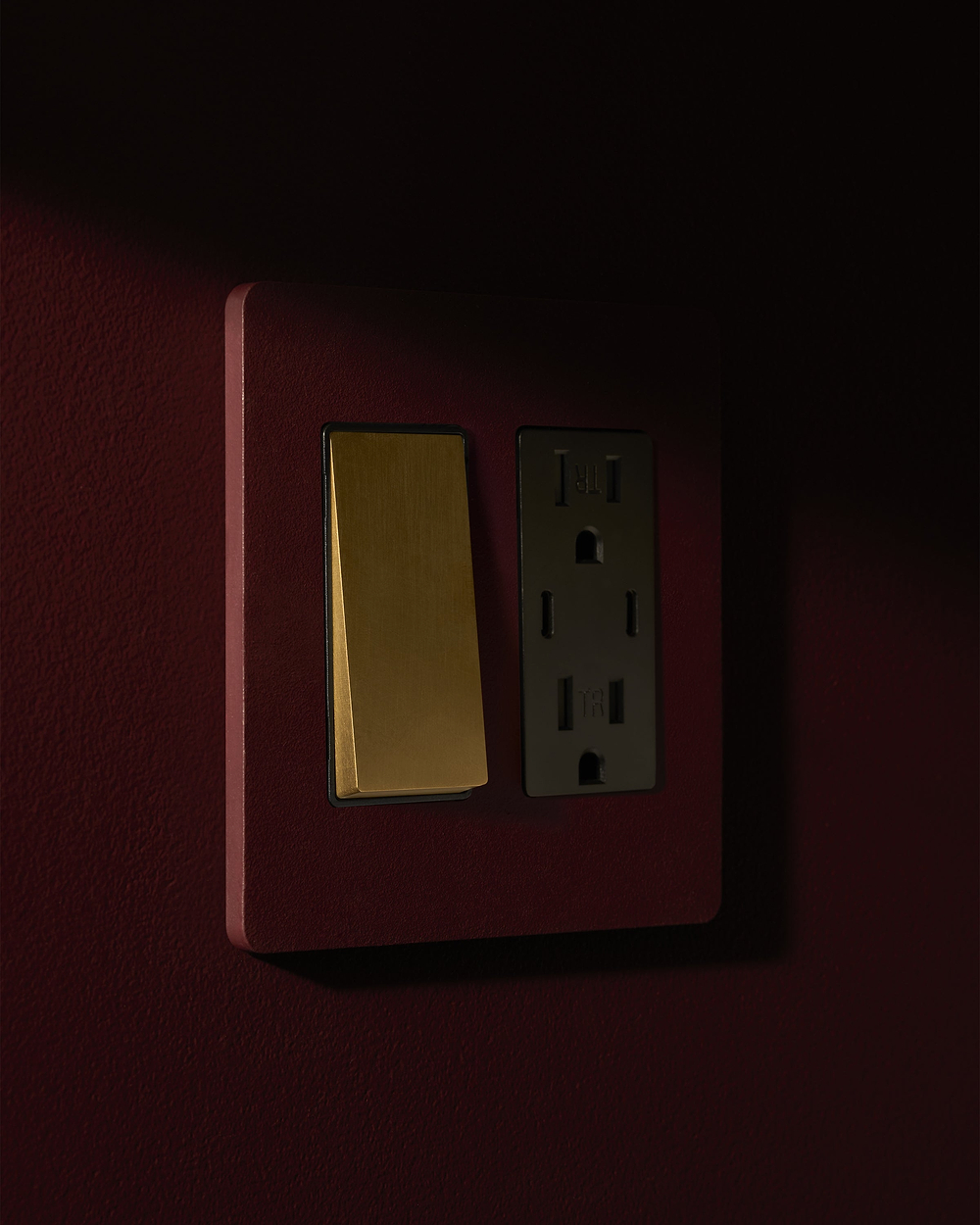Grove 2G Rocker Switch & Fast Charge USB – Paintable Antique Brass | Black
