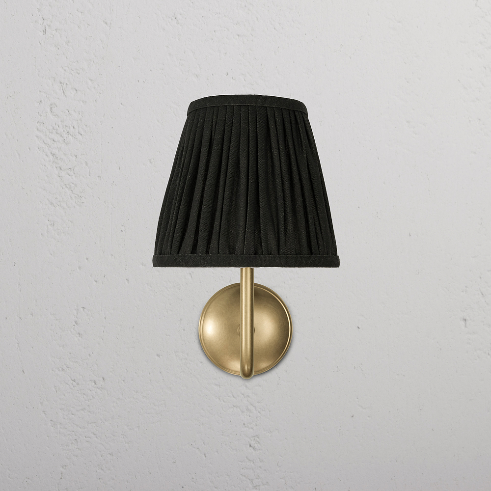 Malvern Applique da parete media plissettata in verde scuro - Ottone Antico