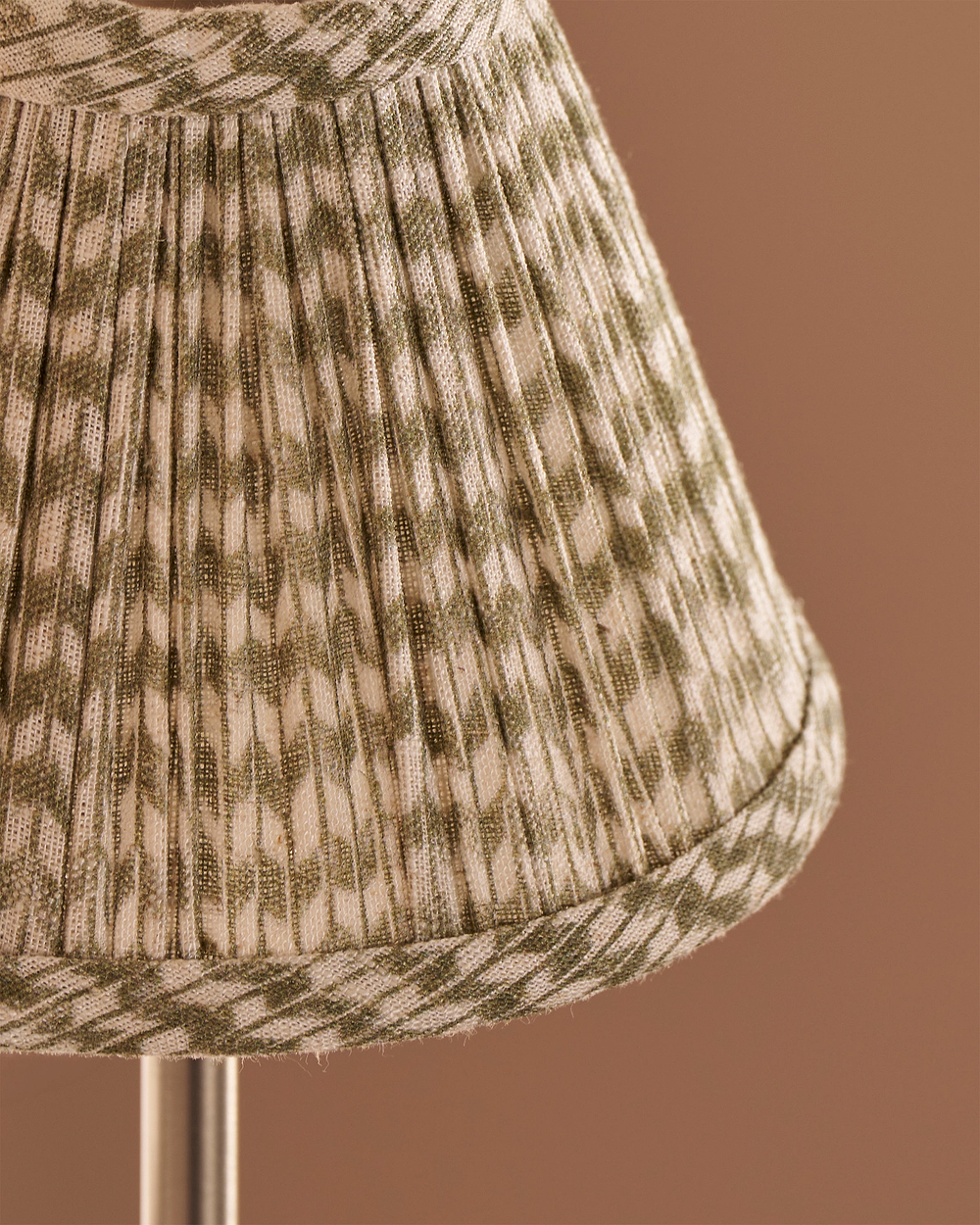 Cotswold Wall Light Pleated Moss Green – Satin Nickel