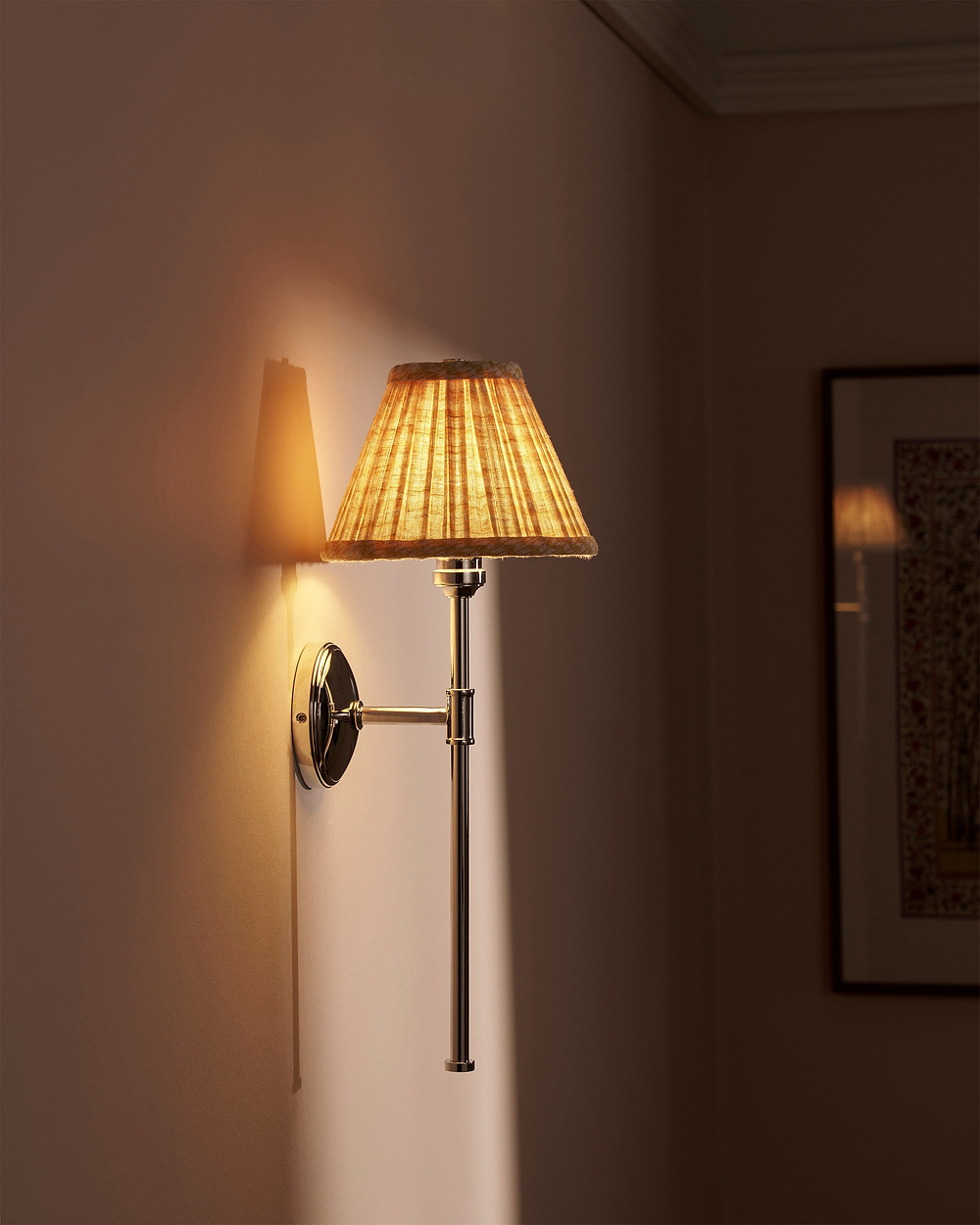 Cotswold Wandleuchte Plissierter Schirm Flachsgelb – Poliertes Nickel
