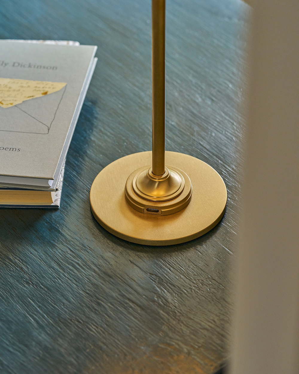 Cotswold Rechargeable Table Lamp Fine Porcelain – Antique Brass