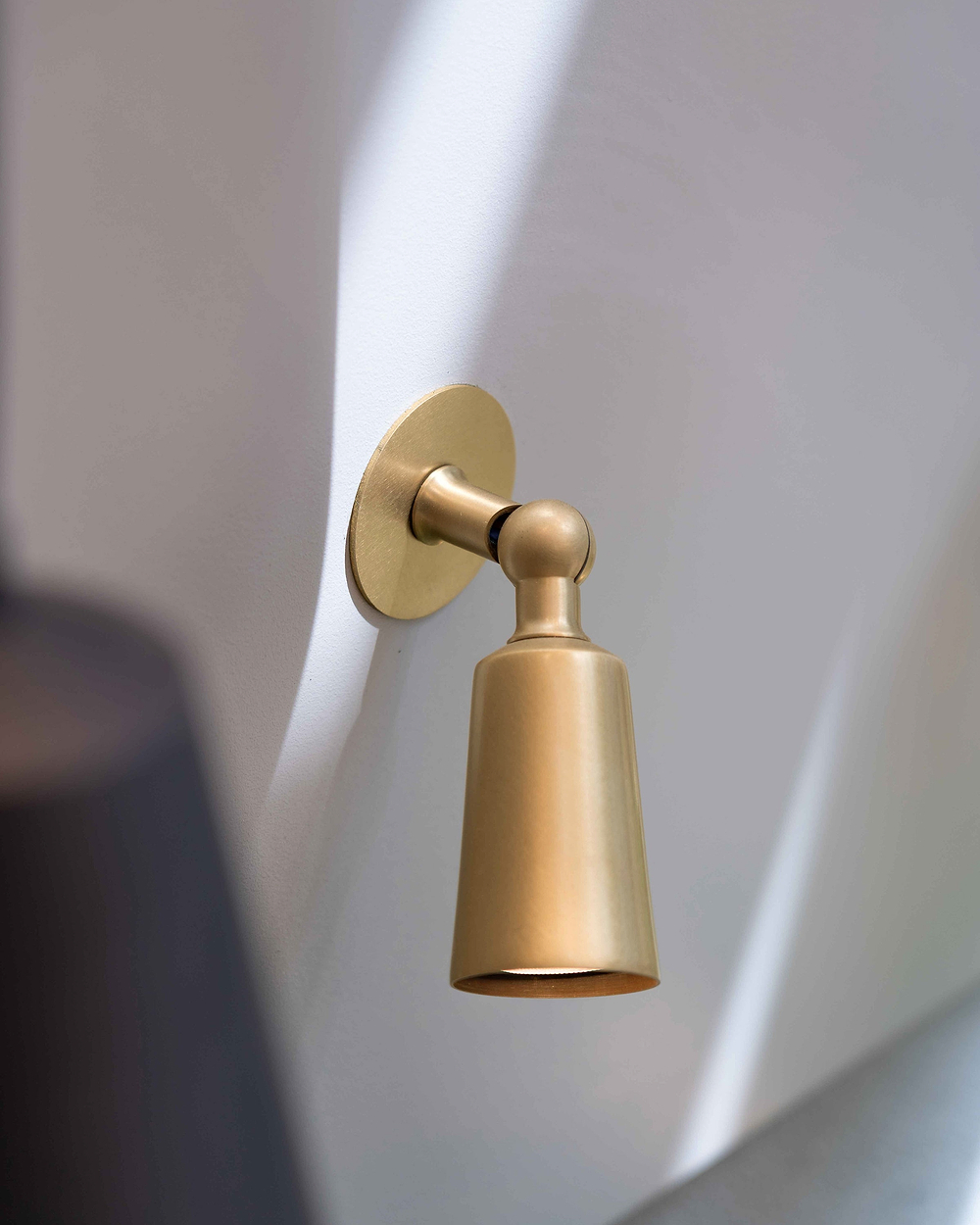 Perryn Single Small Spotlight – Antique Brass