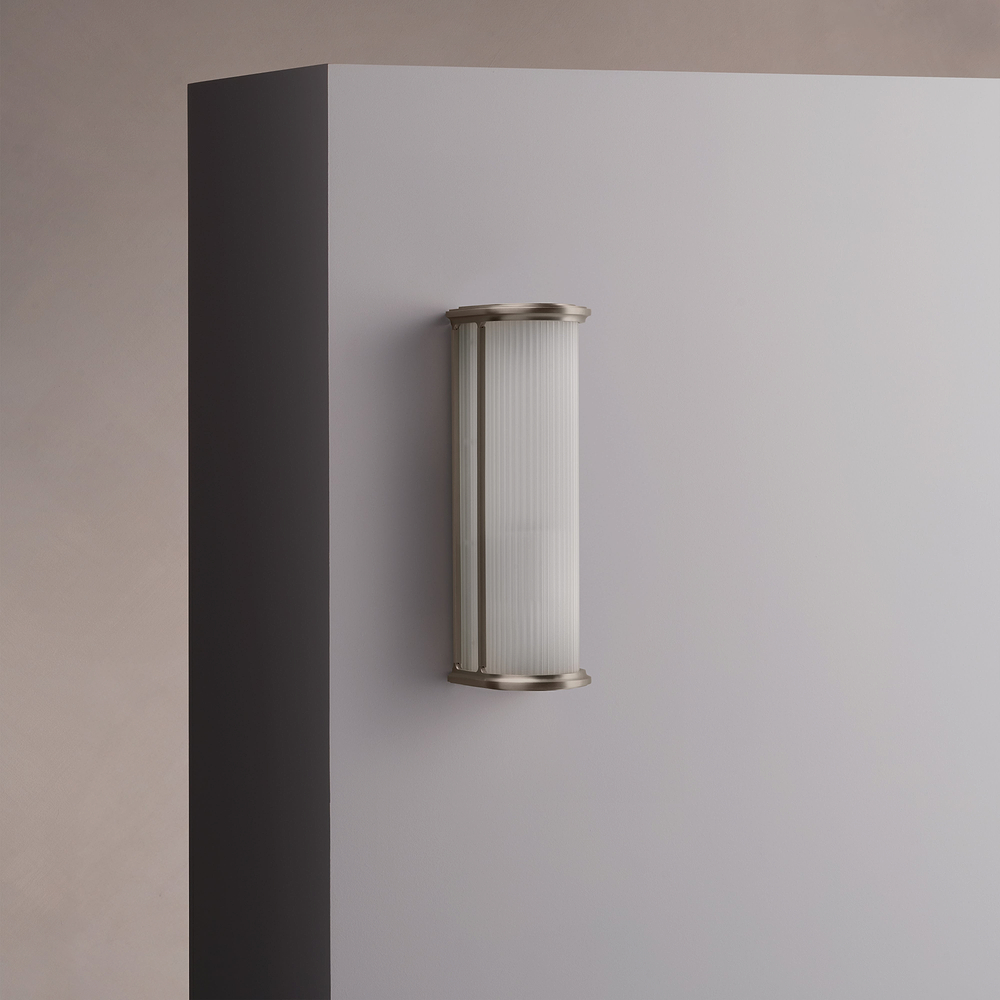Bank Vägglampa, Räfflat Glas – Borstad Nickel