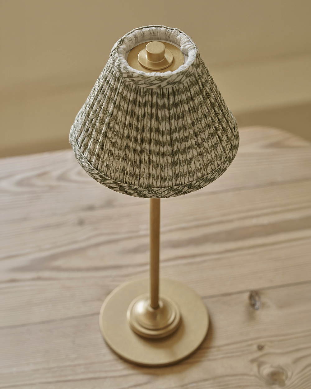 Cotswold Rechargeable Table Lamp Pleated Moss Green – Antique Brass