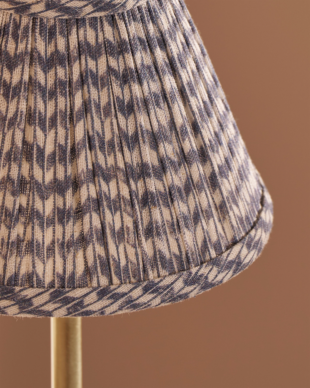 Cotswold Wall Light Pleated Slate Blue – Antique Brass