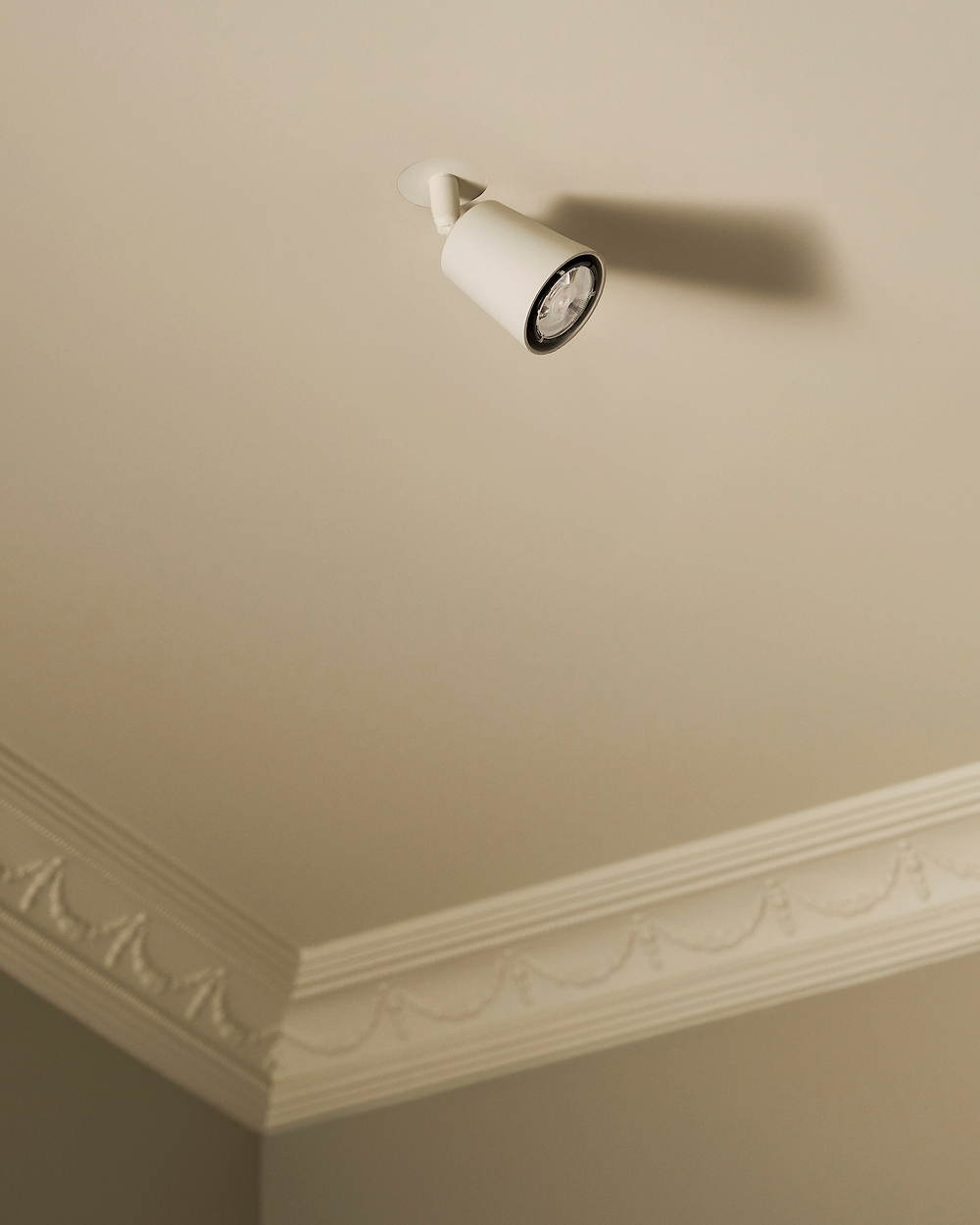 Pembroke Single Medium Spotlight - Paintable