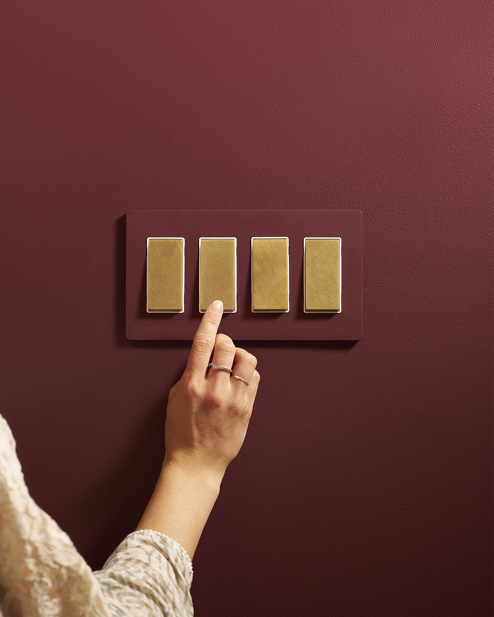 Grove 4G Rocker Switch – Paintable Antique Brass | White