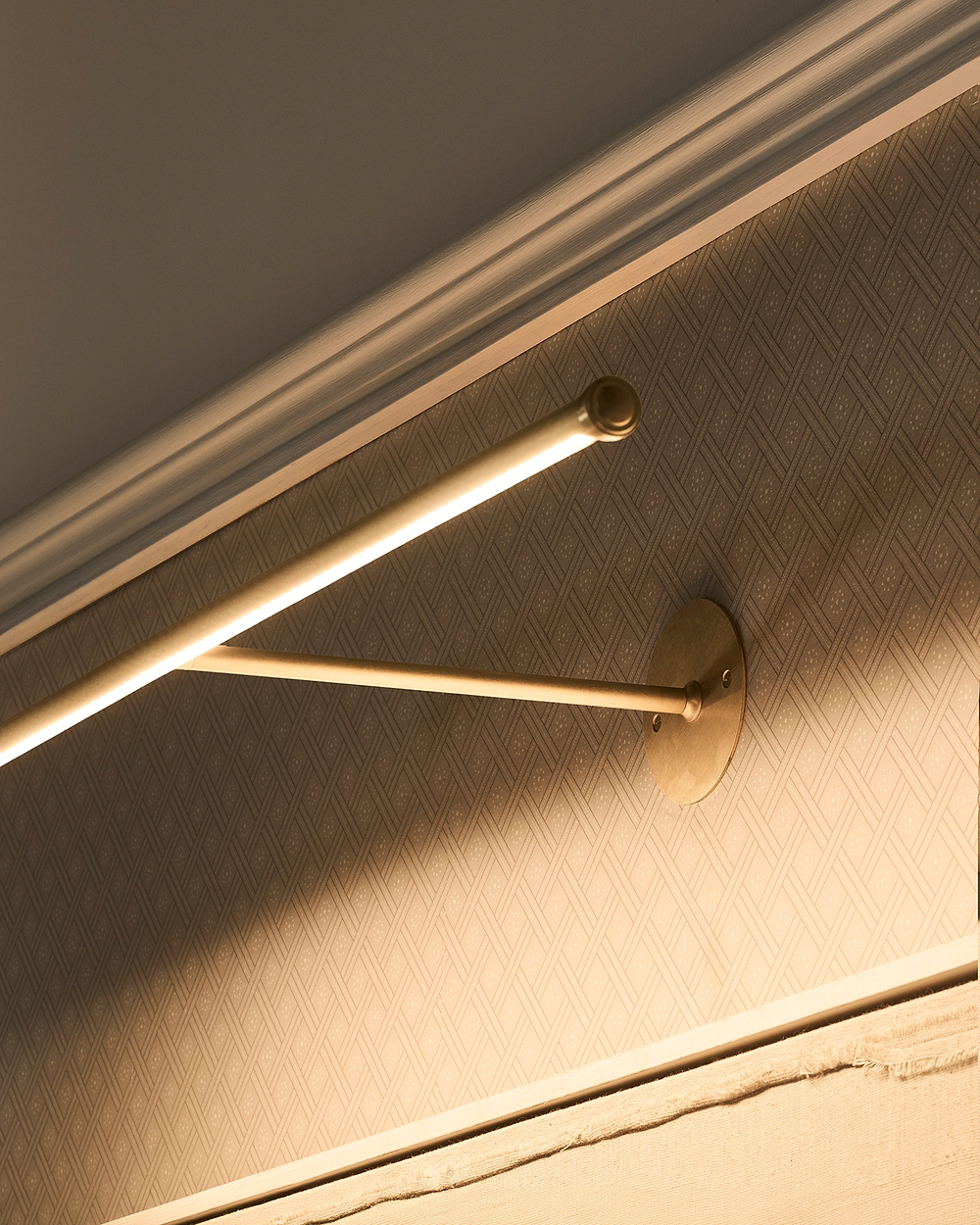 Taylor Large Picture Light – Antique Brass