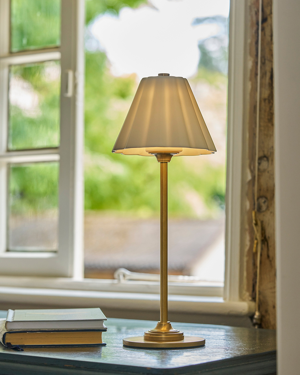 Cotswold Rechargeable Table Lamp Fine Porcelain – Antique Brass