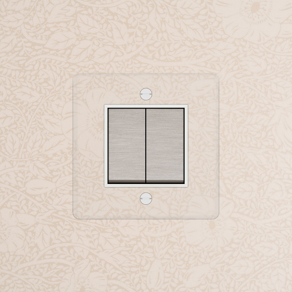 Kew Wippschalter 2x in Einfachrahmen – Transparent Satinnickel | Weiss