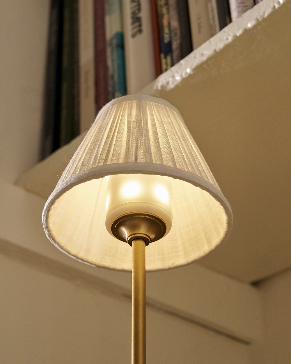 Cotswold Rechargeable Table Lamp Pleated Alabaster White – Antique Brass