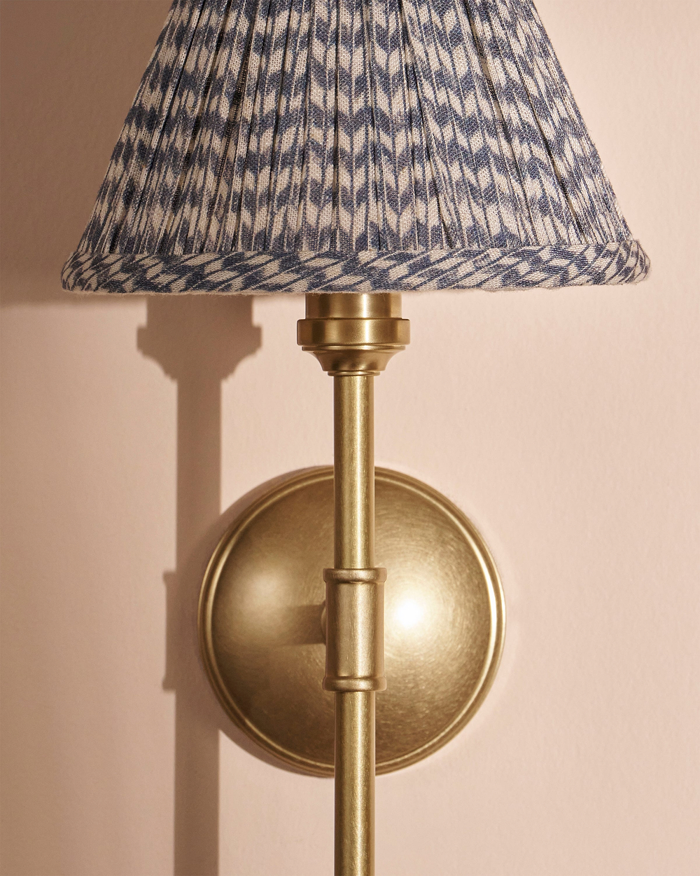Cotswold Wall Light Pleated Slate Blue – Antique Brass