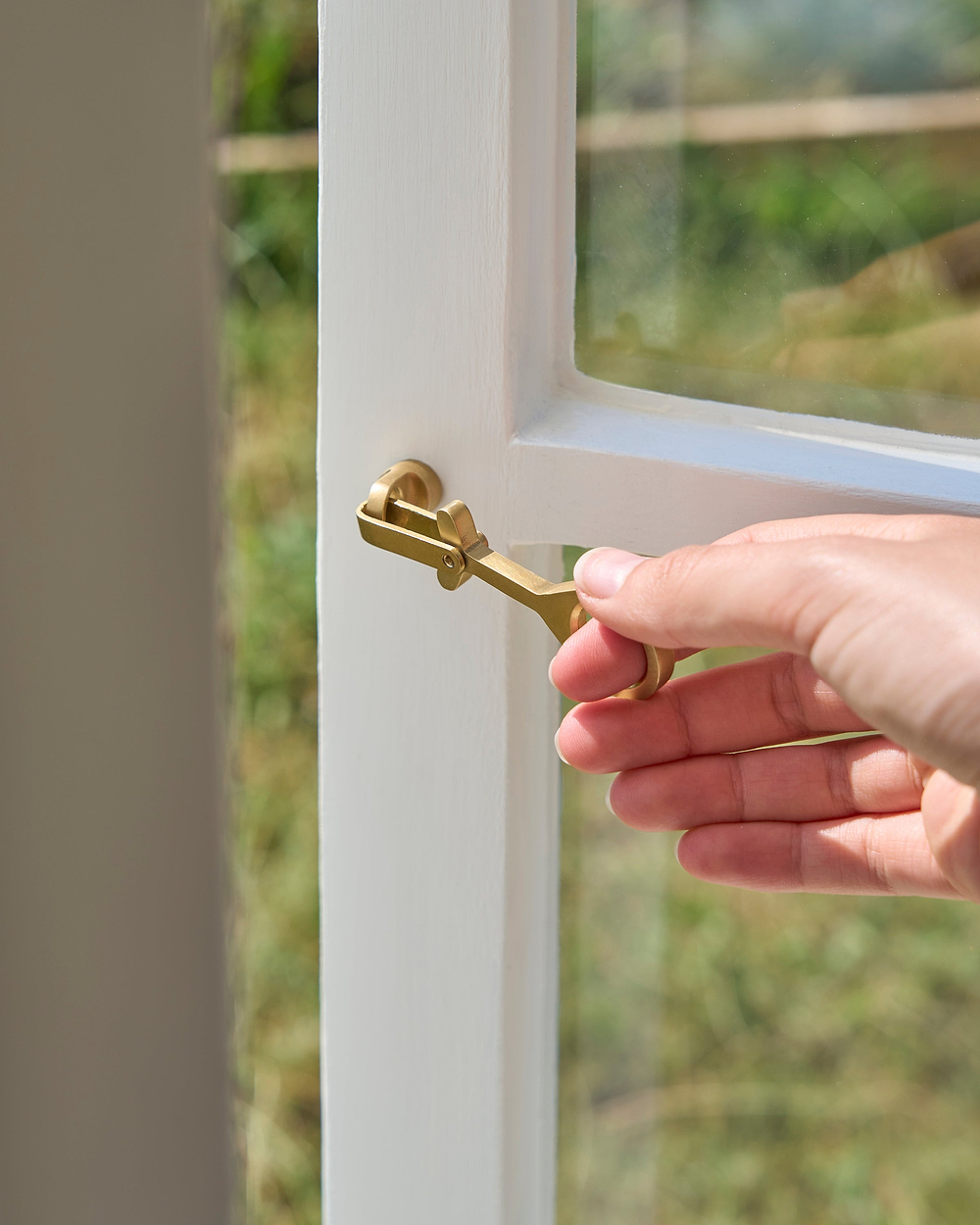 Southbank Skandinavischer Fensterriegel – Antikes Messing