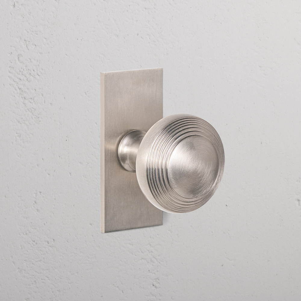 Poplar Short Plate Fixed Door Knob – Satin Nickel